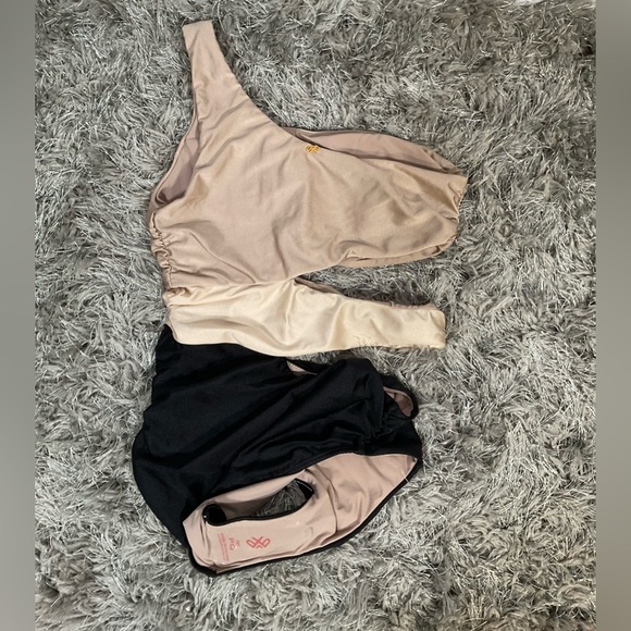 NWOT PQ Colorblock  One-Piece Swimsuit - Picture 2 of 2